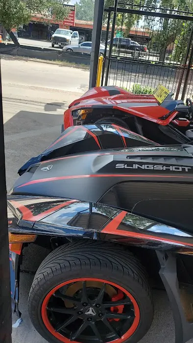Galleria Slingshot Rentals Picture 5