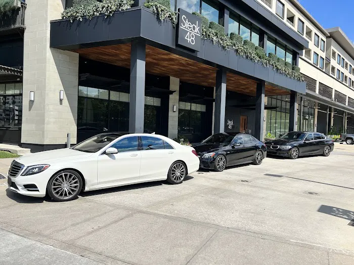Empyre Luxury Car Rentals Picture 5