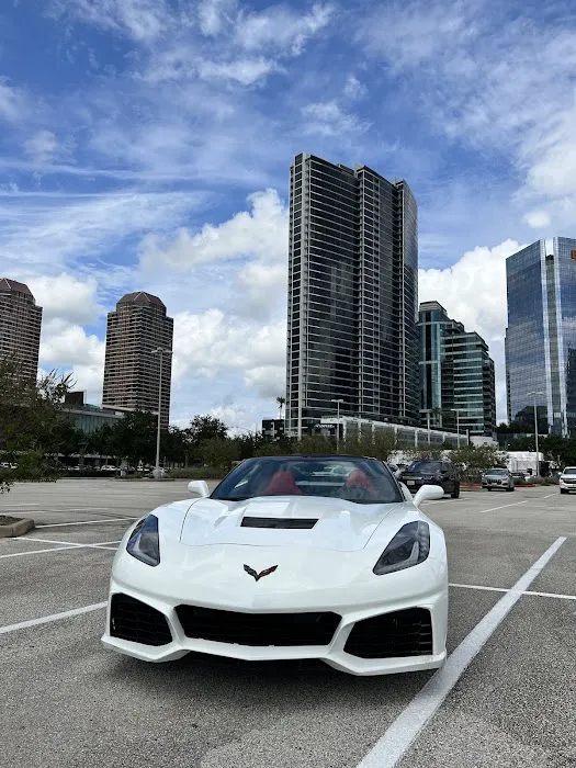 Empyre Luxury Car Rentals Picture 4