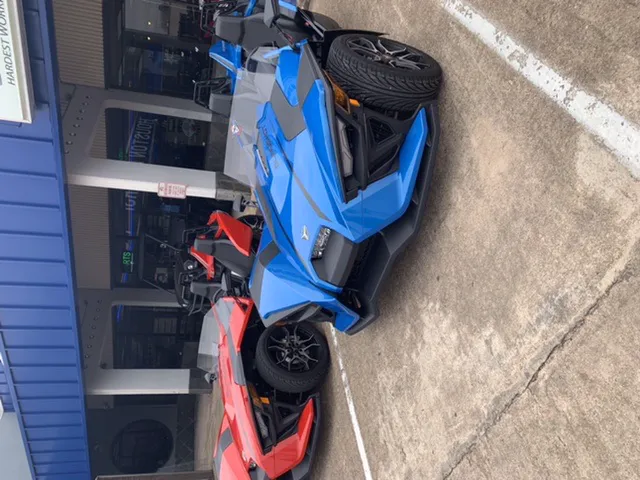 Miggys SlingShot Rentals Picture 2