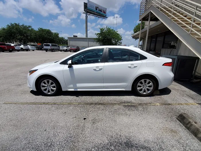 Avis Car Rental Picture 2