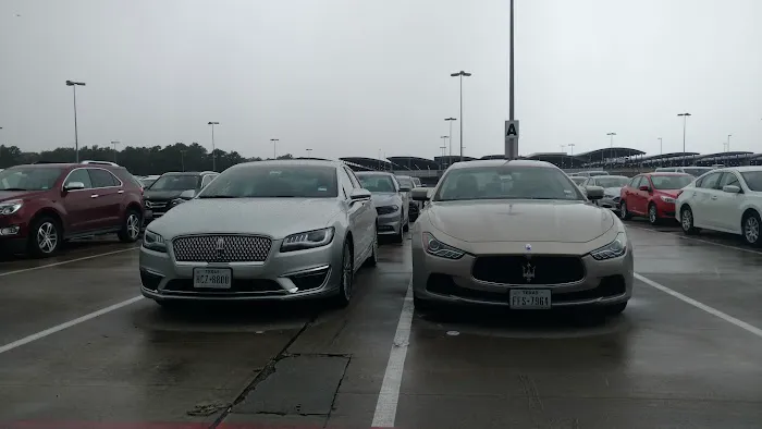 Vanguard Car Rental Picture 3