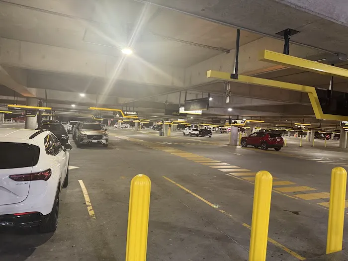 Hertz Car Rental - Houston - George Bush Intercontinental Airport (IAH) Picture 7