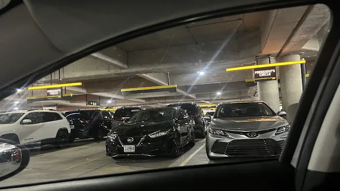Hertz Car Rental - Houston - George Bush Intercontinental Airport (IAH) Picture 8