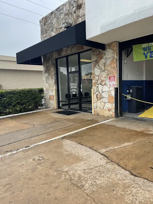 Hertz Car Rental - Houston - A Fm 1960 West Picture 2