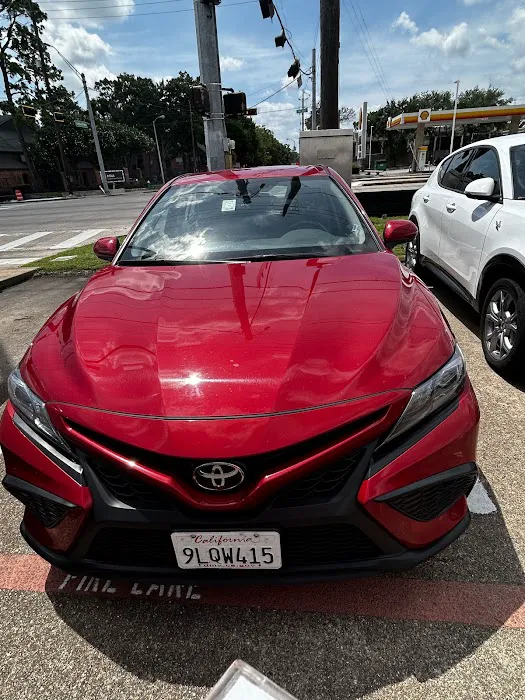 Avis Car Rental Picture 2