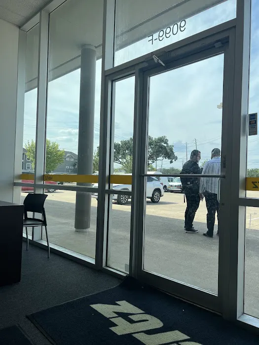Hertz Car Rental - Houston - Westheimer Picture 3