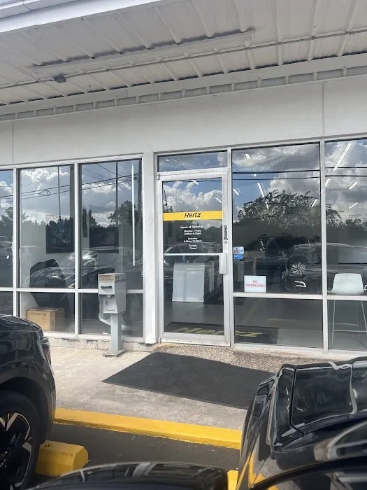 Hertz Car Rental - Pearland - N Main Street Picture 2