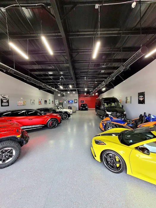 Luxury Car Rental Picture 8