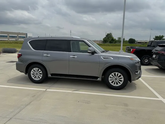 Fred Haas Nissan Rental Picture 8
