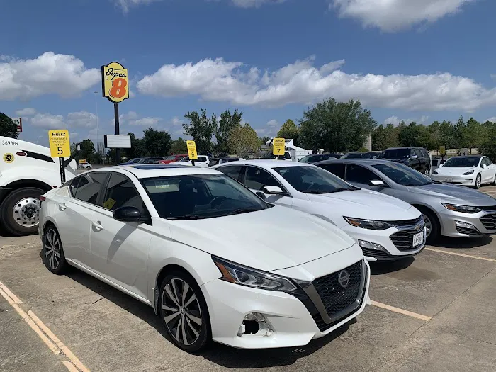 Hertz Car Rental - Katy - Katy Freeway Picture 9