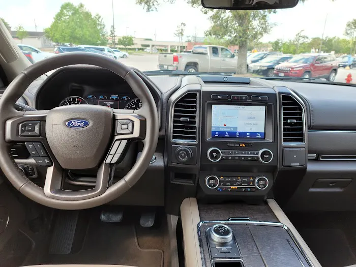 Avis Car Rental Picture 2