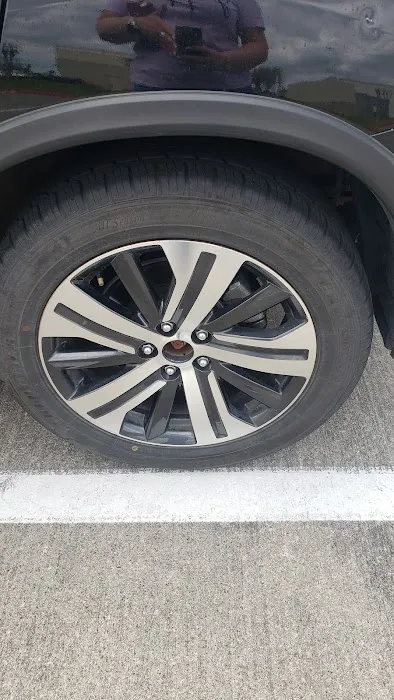 Avis Car Rental Picture 3
