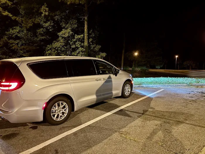 Avis Car Rental Picture 1
