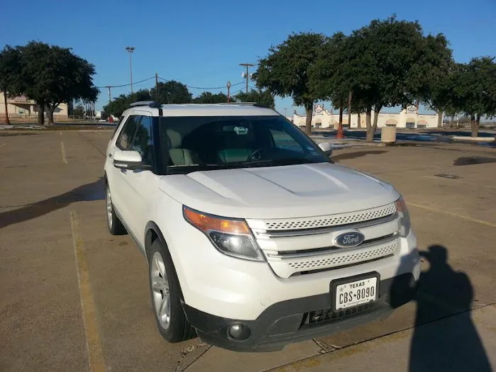 Avis Car Rental Picture 1