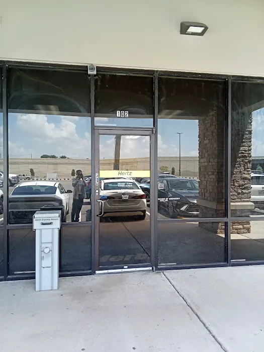 Hertz Car Rental - League City - Gulf Freeway Picture 9
