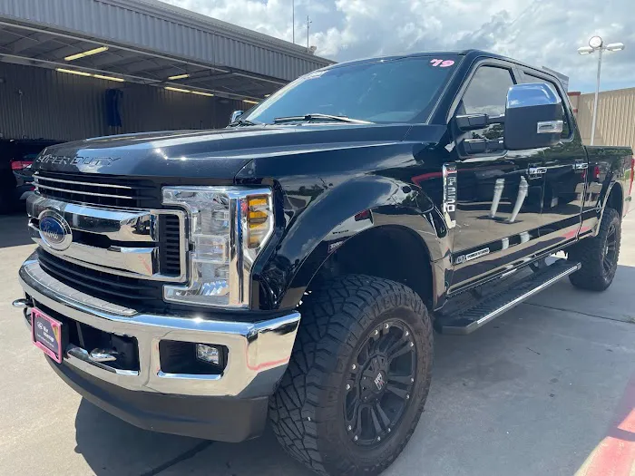 Unique Luxury & Heavy Equip. Llc Picture 6