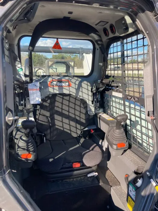 Unique Luxury & Heavy Equip. Llc Picture 10