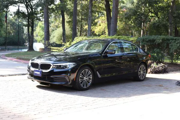 City Lux Car Rentals Picture 6