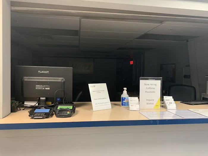 Hertz Car Rental - North Hampton - Lafayette Street Picture 4