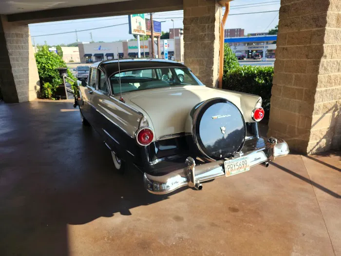 Automax Rent A Car Picture 4