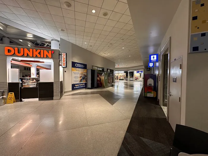 Fox.Rentals- Columbia Metropolitan Airport Picture 9