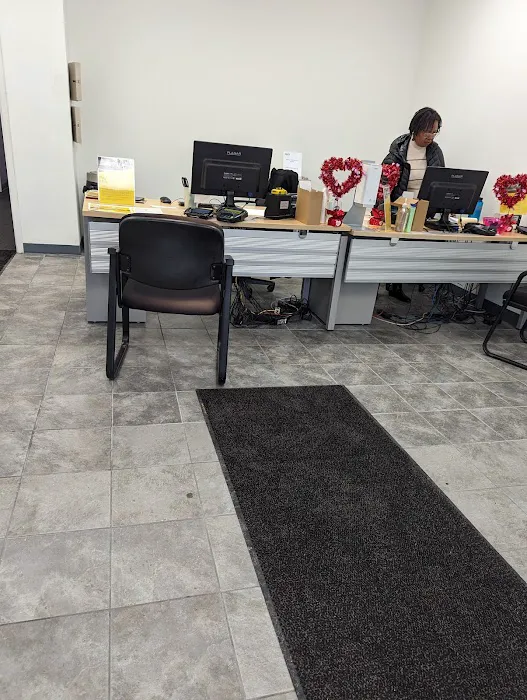 Hertz Car Rental - Norwalk - Main Street Picture 6