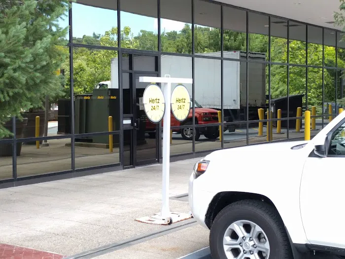 Hertz Car Rental - Norwalk - Main Street Picture 1