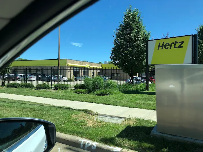 Hertz Car Rental - Madison - Dane County Regional Airport (MSN) Picture 7