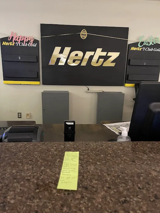 Hertz Car Rental - Madison - Dane County Regional Airport (MSN) Picture 2