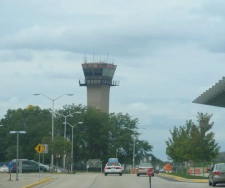 Hertz Car Rental - Madison - Dane County Regional Airport (MSN)