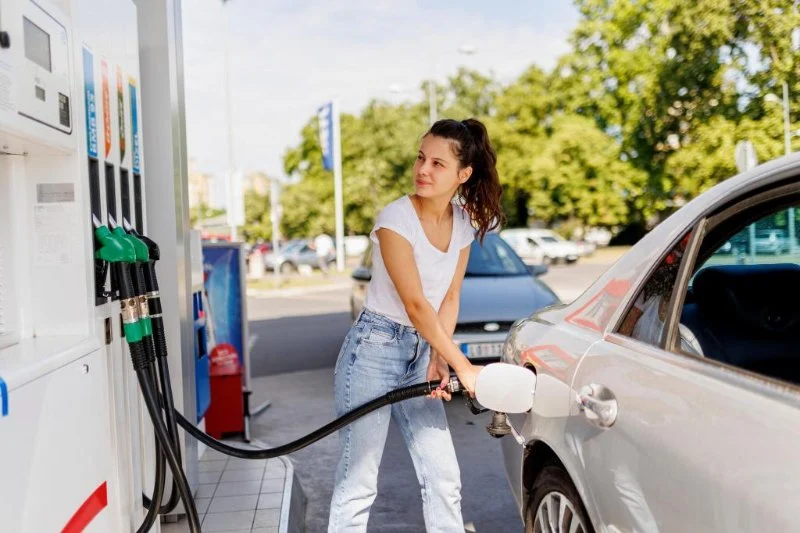 Full Guide to Fuel Policies in Rental Cars and How to Save Money