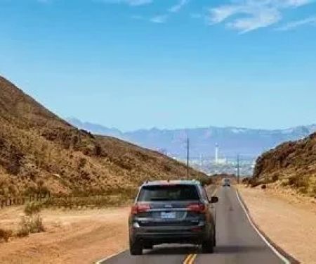 Renting a Car in Las Vegas for a Weekend Trip Guide